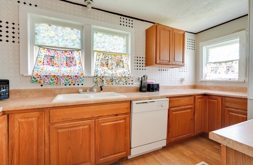 Butler House | Charming & Convenient Home in Butler