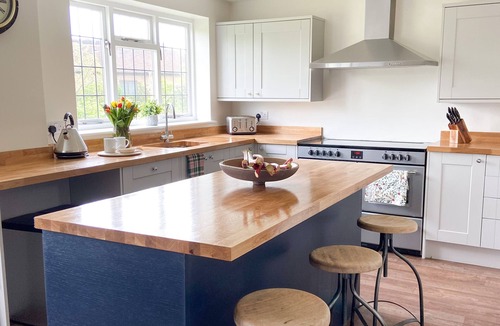 Godalming House | Charming Converted Five Bedroom Surrey Barn