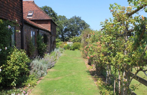 Godalming House | Charming Converted Five Bedroom Surrey Barn