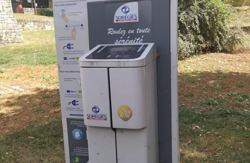 Vivonne Apartment | Charming converted loft