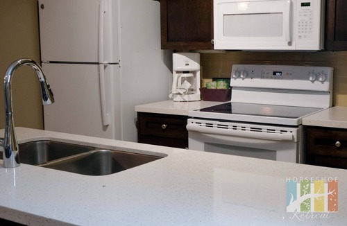 Oro-Medonte Resort | Charming Copeland 1-bed Condo + patio + hot tub