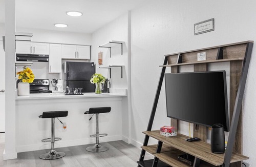 Park Central Apartment | CHARMING CORPORATE APARTMENT IN DFW!