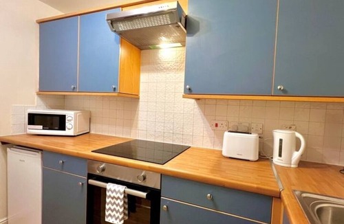 Paisley Apartment | Charming, Cosy Escape with Quick Access to Glasgow