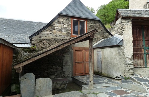 Cadeilhan-Trachere Cottage | charming cottage. 50m2 fully renovated for 4 people quiet