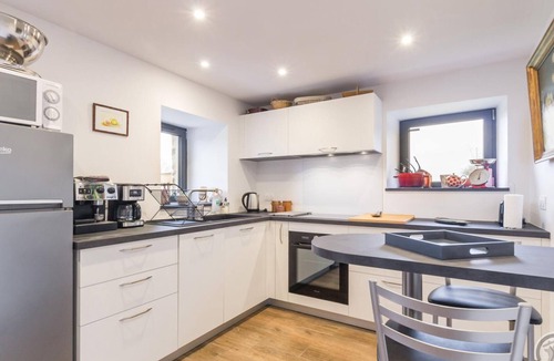 Portbail Cottage | Charming cottage on hillside - Private garden, parking