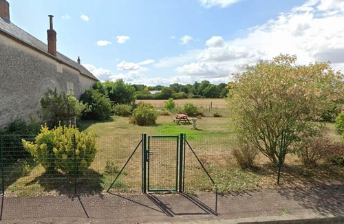 Sceaux-du-Gatinais Cottage | Charming Cottage with Garden, Near Paris & Orléans