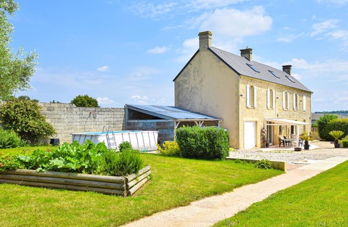 Conde-sur-Seulles House | Charming cottage with large garden and swimming pool.