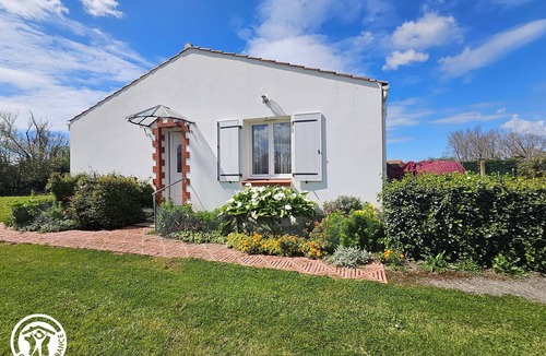 Saint-Jean-de-Monts Cottage | Charming Cottage with Garden, Near La Barre-de-Monts, Sleeps 5