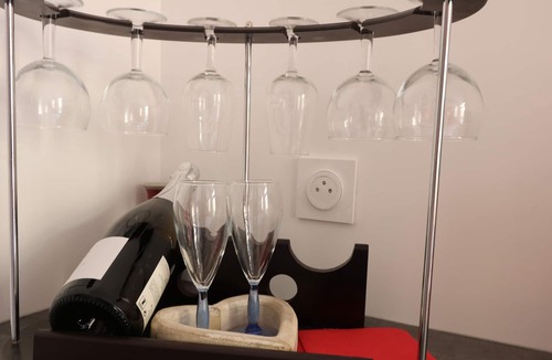 Le Puy-Notre-Dame House | Charming cottage in Le Puy - a bottle of fine bubbles offered