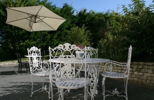 Civray-sur-Esves Cottage | Charming Cottage with Shared Pool, Sauna, and Garden in the Heart of Loire Valley