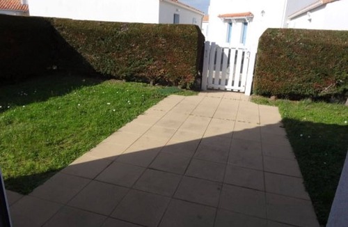 La Faute-sur-Mer House | Charming Cottage with Private Pool in Vendee