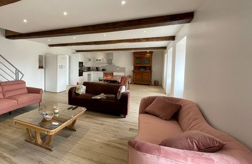 La Roche-sur-Yon Cottage | Charming cottage in Vendée with spa and sauna