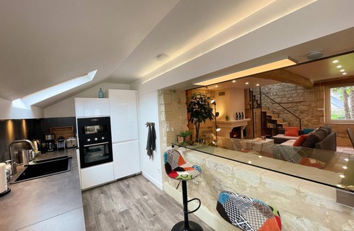Savigny-en-Veron Cottage | Charming cottage with heated pool, AC and WiFi in Loire