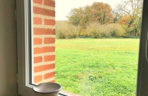 Thiel-sur-Acolin Cottage | Charming cottage in Thiel-sur-Acolin with garden and air conditioning