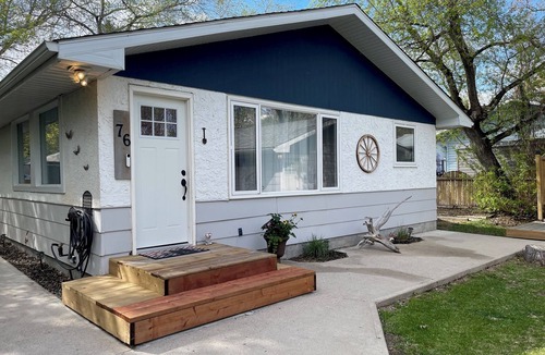 B-Say-Tah Cottage | Charming Cottage in Qu'appelle Valley, Echo Lake - Minutes from Town