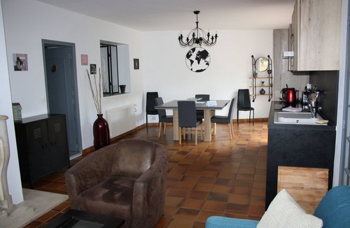 Milly-la-Foret Apartment | Charming cottage in L 'Essonne