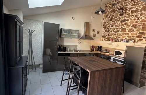 Port-Saint-Pere Cottage | "Charming Cottage with Private Garden, Jacuzzi, and Bikes – Near Nantes & Beach"