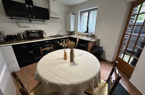 Vendin-le-Vieil House | Charming Cottage in a Converted Farmhouse with Wi-Fi