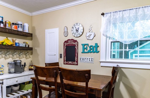 Beaumont House | Charming Cottage 2BR/1BA in Beaumont, TX