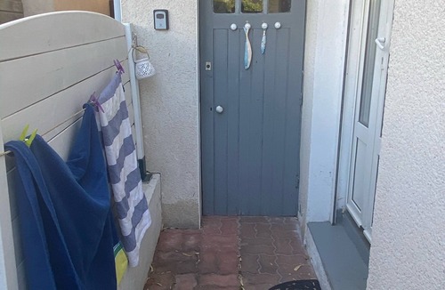 Le Pouliguen House | Charming cottage 50 m from Le Nau beach