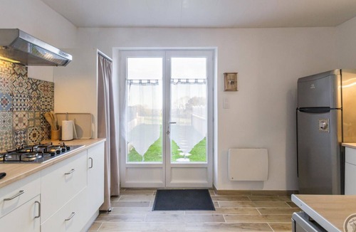 Valcanville Cottage | Charming Cottage at Mont Rôti Summit with Parking