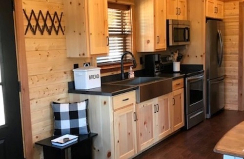 Graford Cottage | Charming Cottage at Possum Kingdom Lake