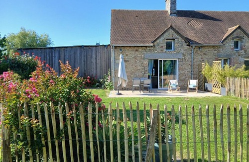 Angey Cottage | Charming cottage between Avranches and Granville for couples and small families