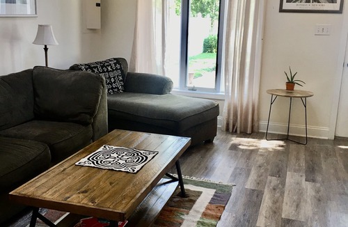 Dayton House | Charming cottage by the lake