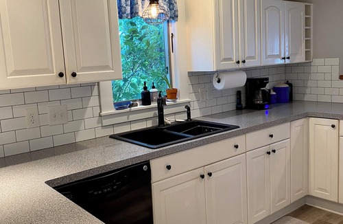 Dayton House | Charming cottage by the lake