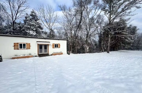Murfreesboro Cottage | Charming cottage creek house on acreage in Murfreesboro