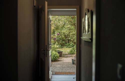 Stein am Rhein House | Charming Cottage with Garden and Fireplace