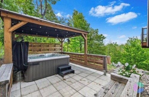 Val David Ski Chalet | Charming Cottage close to ski resorts Vallée Bleue and Mont Alta