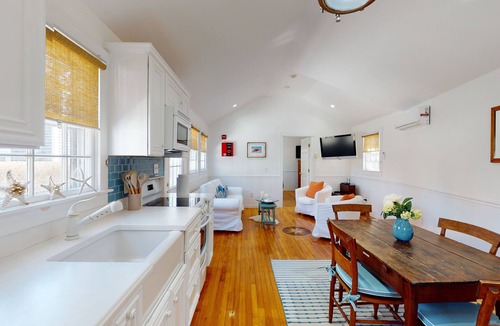 Nantucket Town Cottage | Charming cottage, close to lower Main Street.