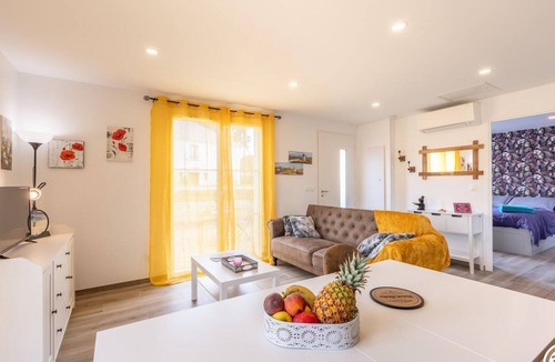 Fay-les-Etangs Cottage | Charming cottage for 2 with garden and wifi