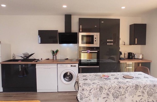 Fay-les-Etangs Cottage | Charming cottage for 2 with garden and wifi
