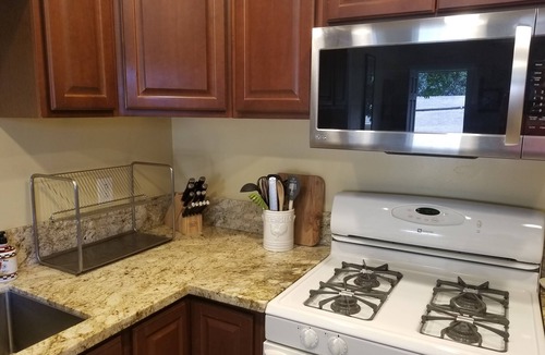Coombsville House | Charming Cottage/Guest House 2 miles from Downtown Napa