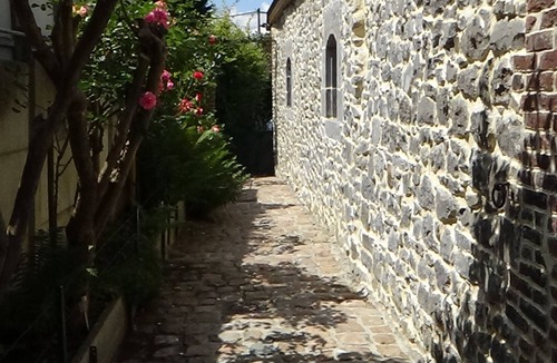 Leval Cottage | Charming cottage in Avesnois with kids' play area