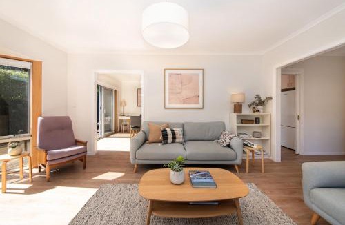 Hampton House | Charming Cottage in Beautiful Hampton