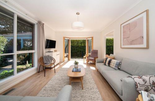 Hampton House | Charming Cottage in Beautiful Hampton