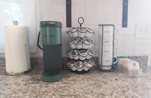 Northeast Neighbors Cottage | Charming Cottage in Central Salem