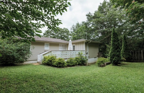 Crestline Heights House | Charming Cottage in Crestline Park