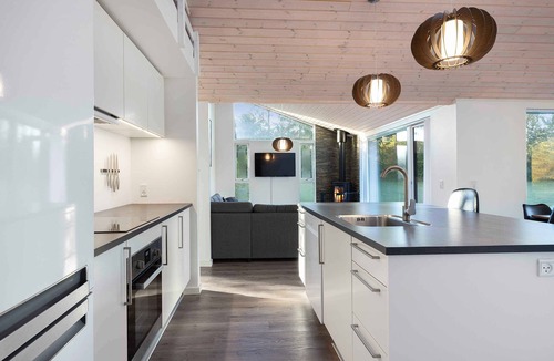 Fjellerup House | Charming cottage in Fjellerup with indoor spa