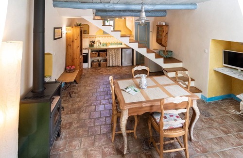 Colognac House | Charming cottage in lush countryside surrounded by llamas