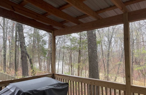 Marion Cabin | Charming Cottage in Marion - Perfect for a cozy getaway