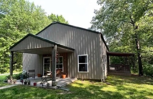 Marion Cabin | Charming Cottage in Marion - Perfect for a cozy getaway