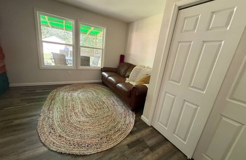 Marion Cabin | Charming Cottage in Marion - Perfect for a cozy getaway