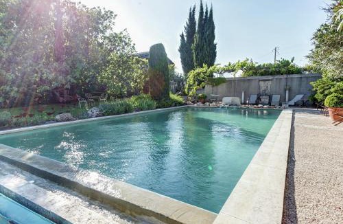 Oppede House | Charming Cottage in Oppède amidst Vineyards