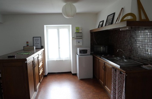 Sasnieres Cottage | Charming cottage in Sasnières, pets allowed, private parking