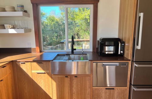 Blue Lake Cottage | Charming cottage in sunny Blue Lake