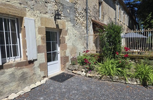 Souvigny Cottage | Charming Cottage in Souvigny: History, Nature & Serenity